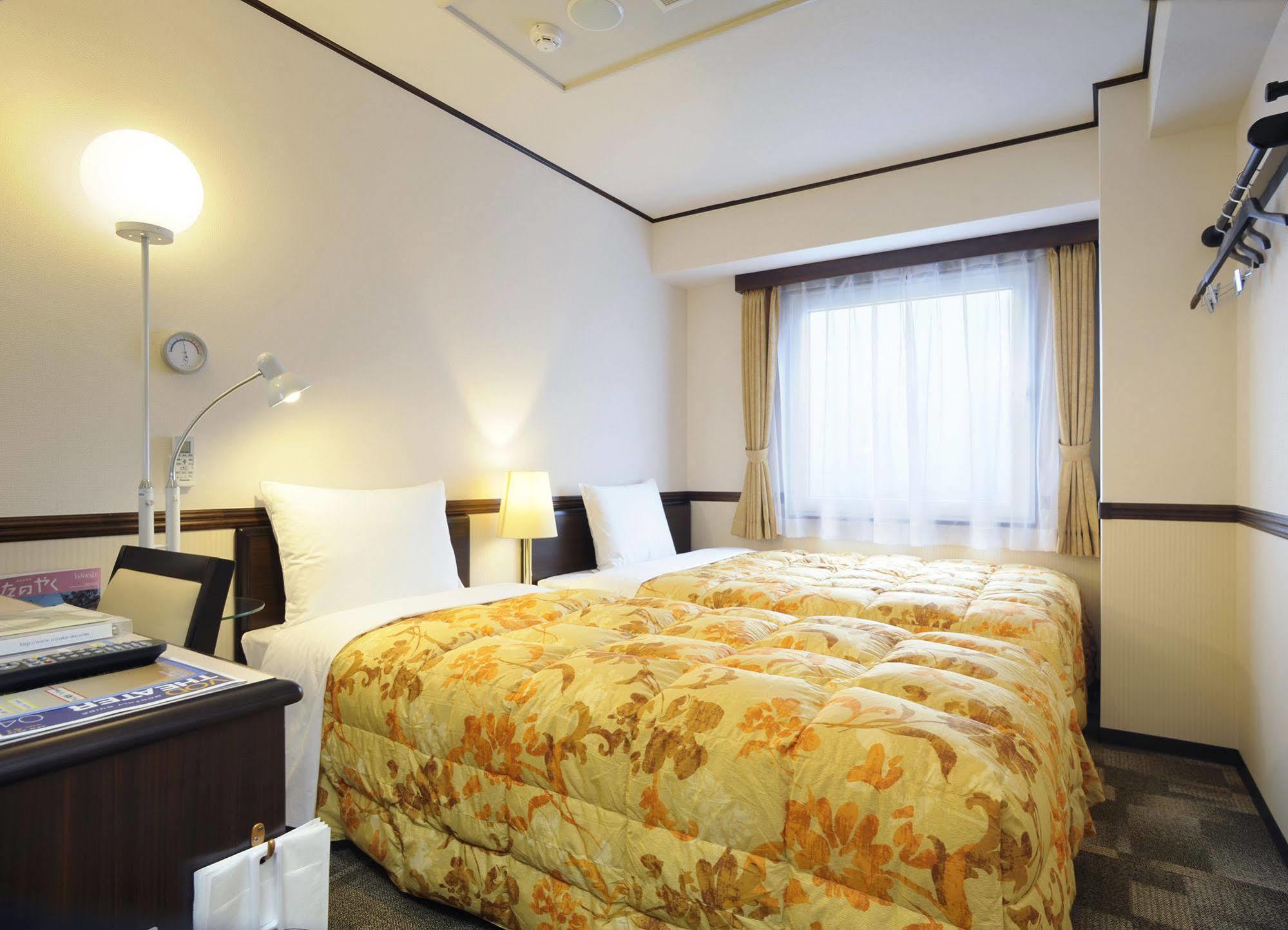 Toyoko Inn Kokura-Eki Minami-Guchi Кіта-Кюшю Екстер'єр фото