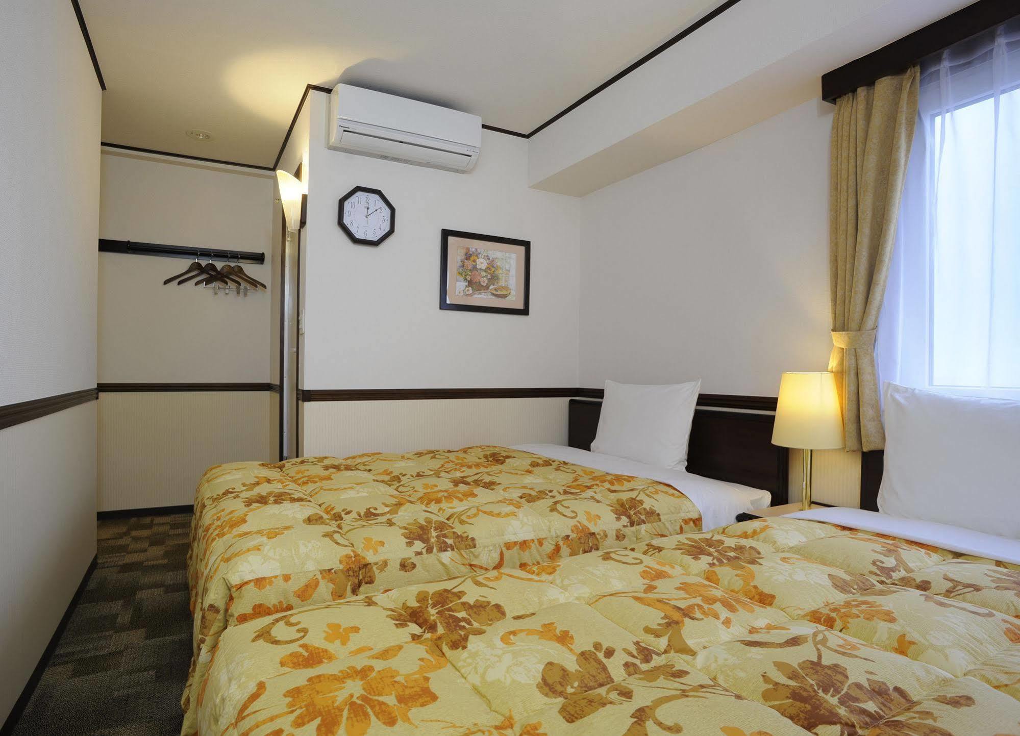 Toyoko Inn Kokura-Eki Minami-Guchi Кіта-Кюшю Екстер'єр фото