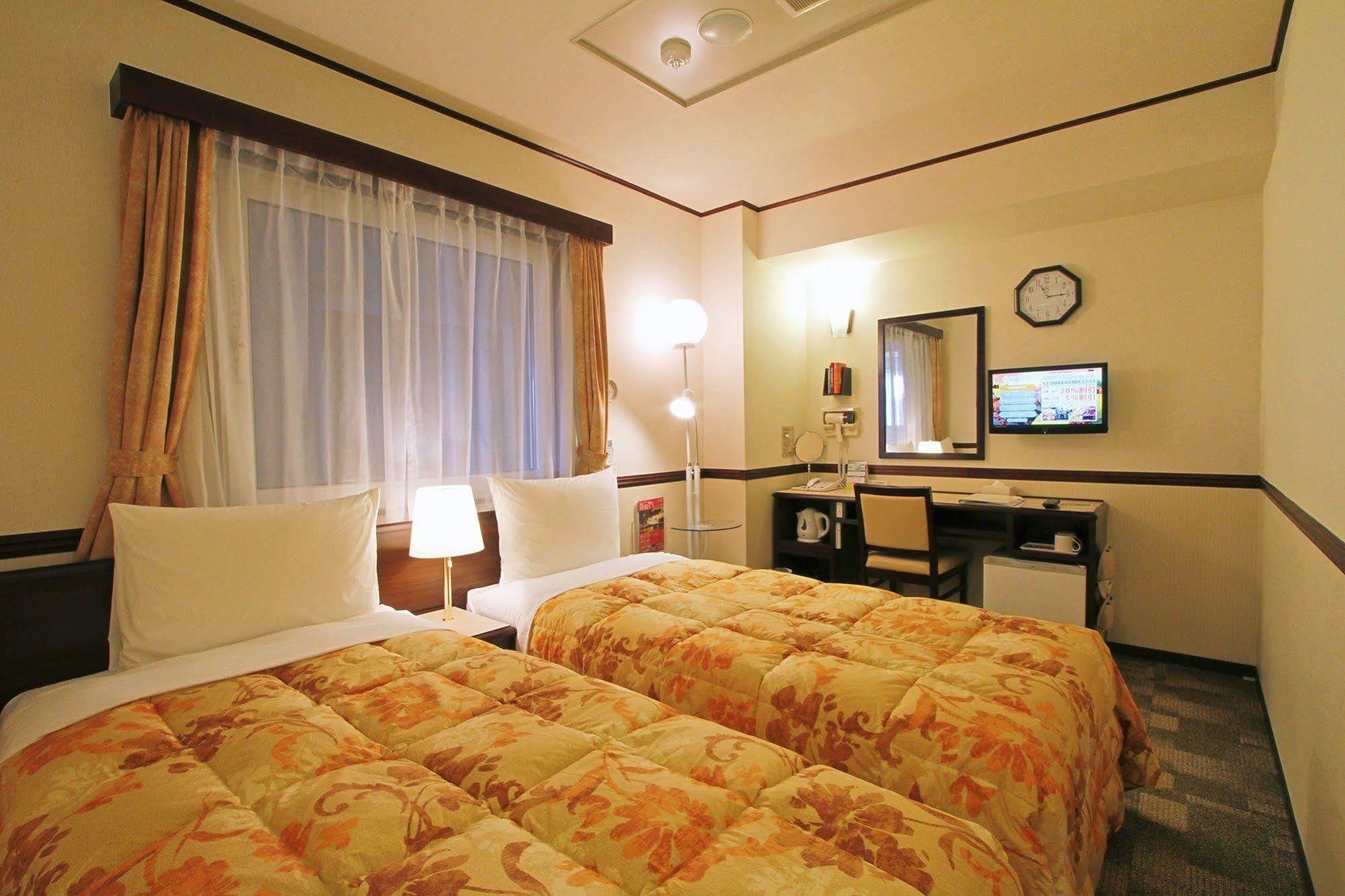 Toyoko Inn Kokura-Eki Minami-Guchi Кіта-Кюшю Екстер'єр фото